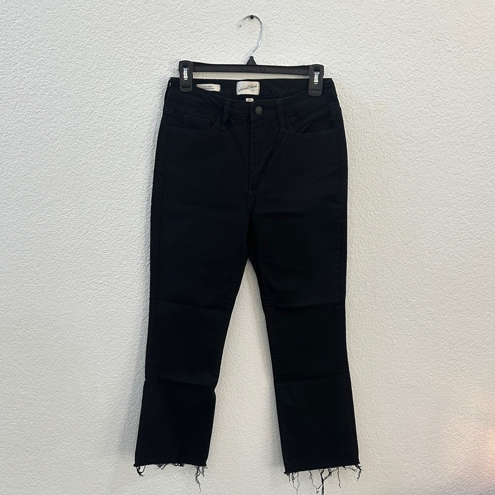 Universal Thread Women's Cropped Black Jeans